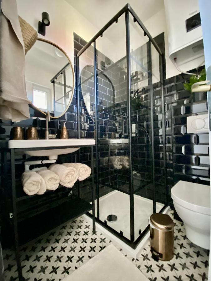 Modern Couples Coastal Getaway Mm Apartment Crikvenica Bagian luar foto
